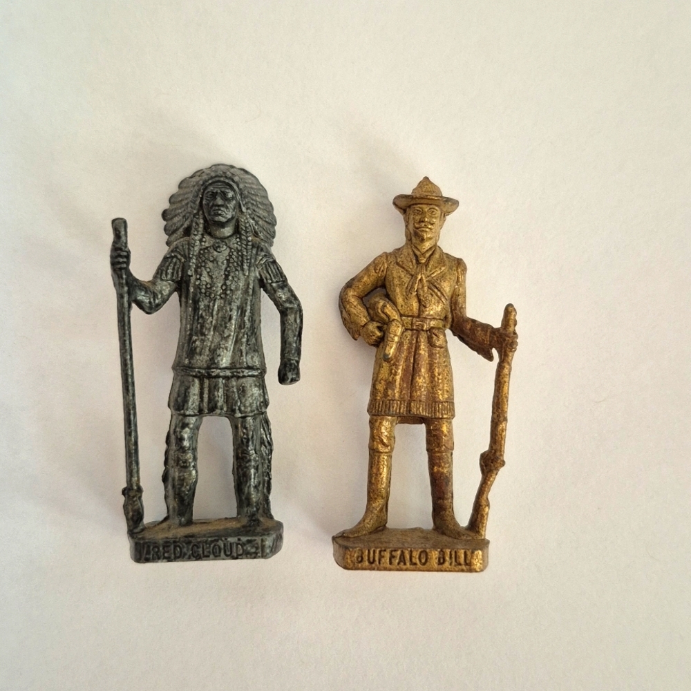 Vintage Metal Figurine Set - Buffalo Bill Cody & Red Cloud Kinder 1979